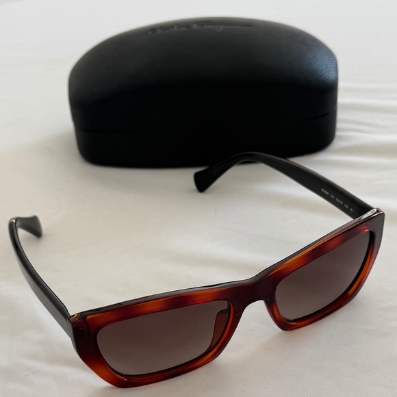 Salvatore Ferragamo SF958S Sunglasses Tortoise / New Without Tag Amazon.com: Salvatore Ferragamo Grey Cat Eye Sunglasses  main image 3